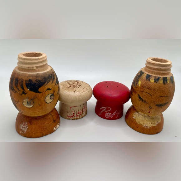 Vintage Wooden Hand Painted Salty & Peppy Chef Salt & Pepper Shakers 4” Tall - Picture 4 of 8